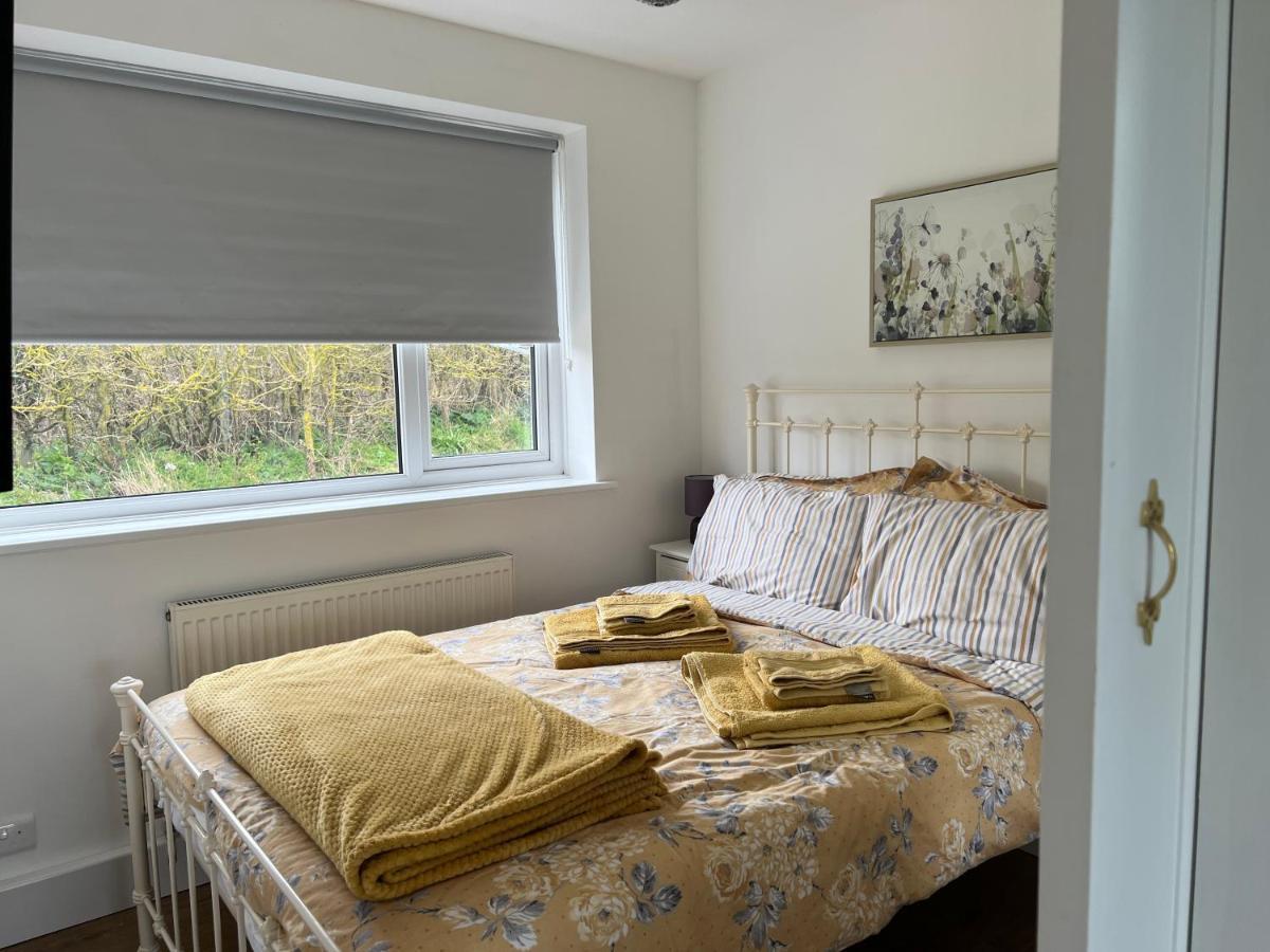 Seaview Self-Catering Coastal Bungalow In Rural West Wight فريشووتر المظهر الخارجي الصورة